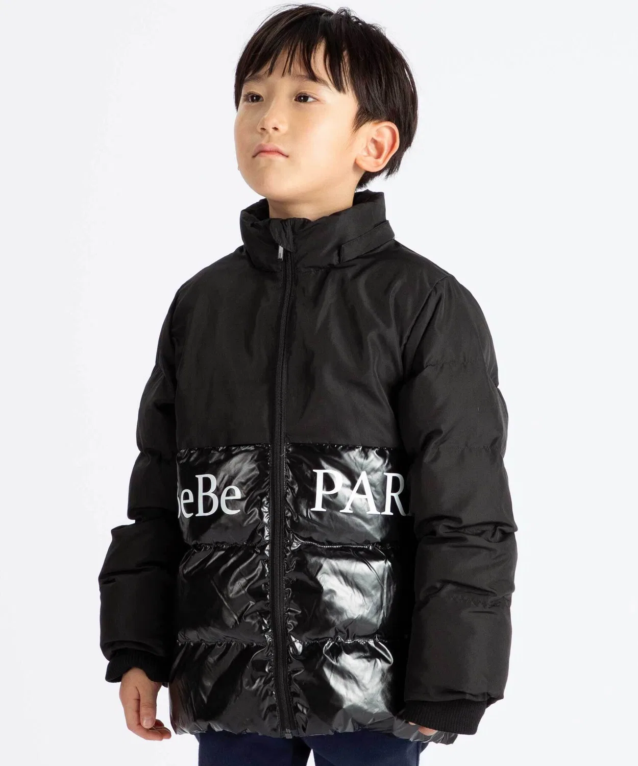 Куртка пуховик с капюшоном BeBe, чёрный