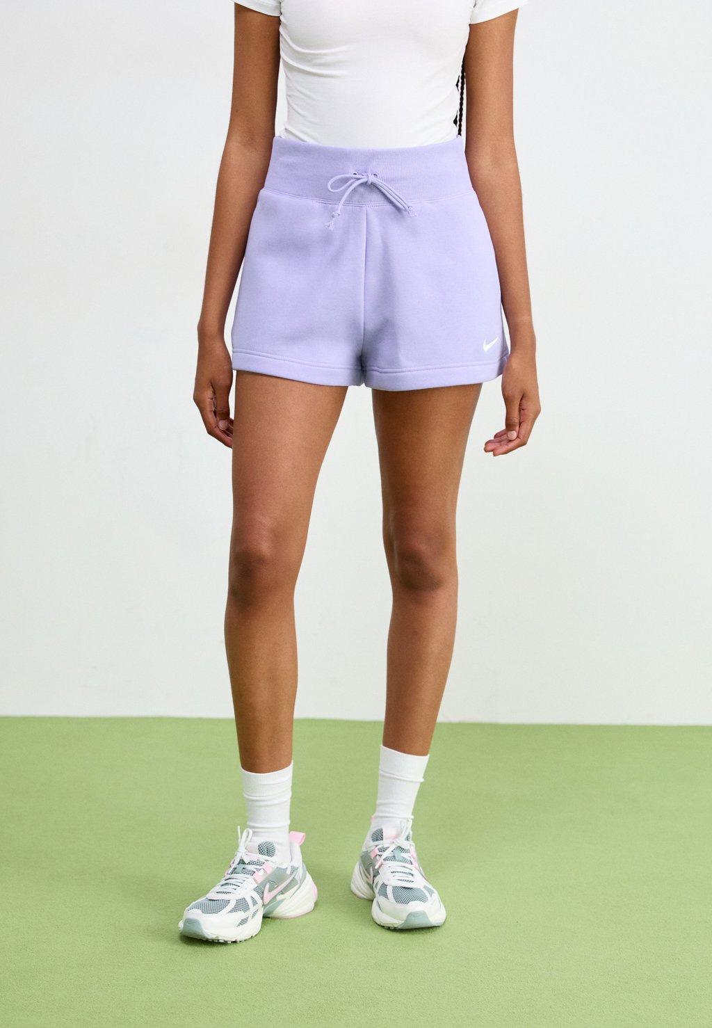 

Спортивные шорты Nike Sportswear, фиолетовый