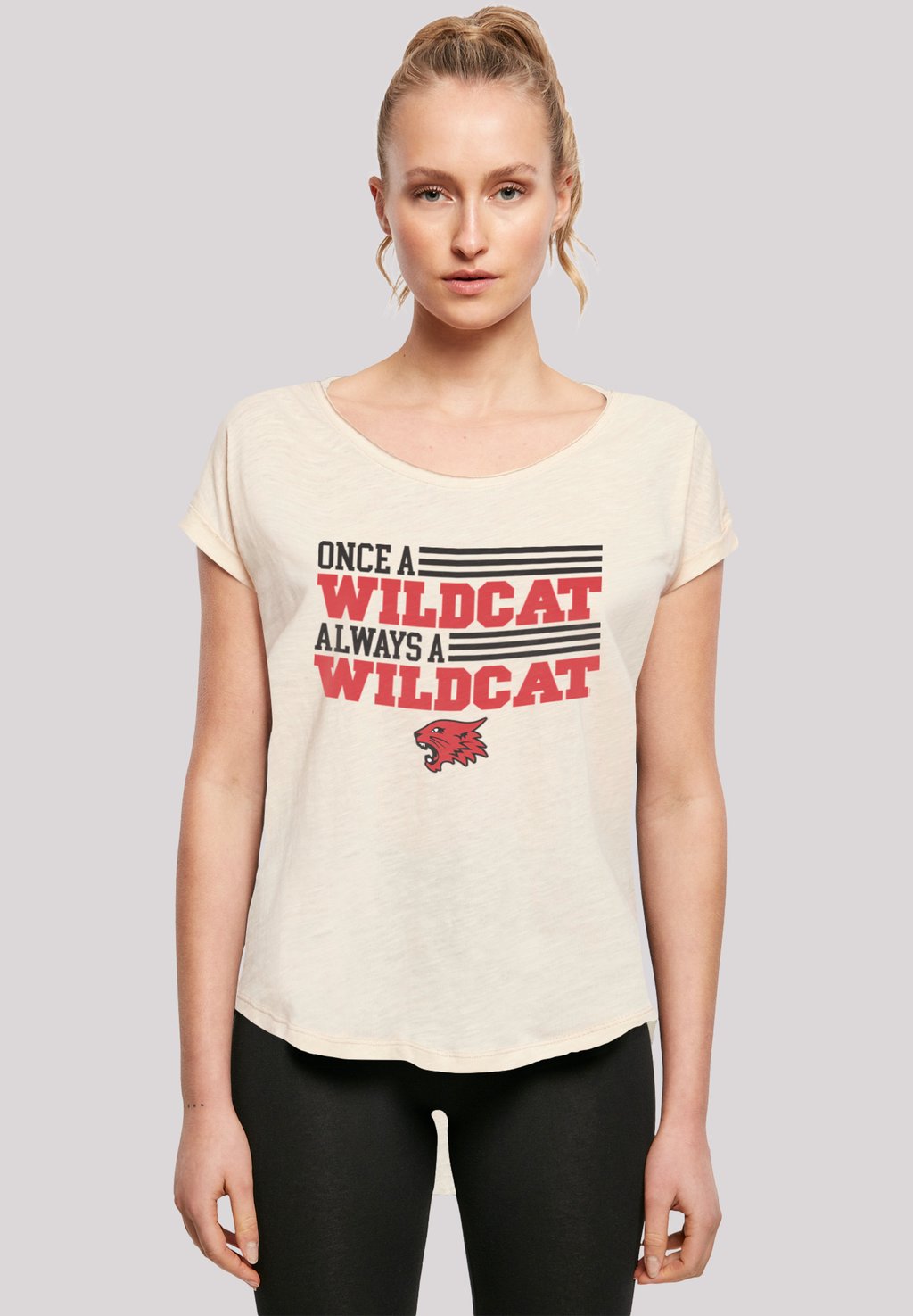

Футболка с принтом DISNEY HIGH SCHOOL MUSICAL ONCE A WILDCAT ALWAYS A WILDCAT F4NT4STIC, песочный