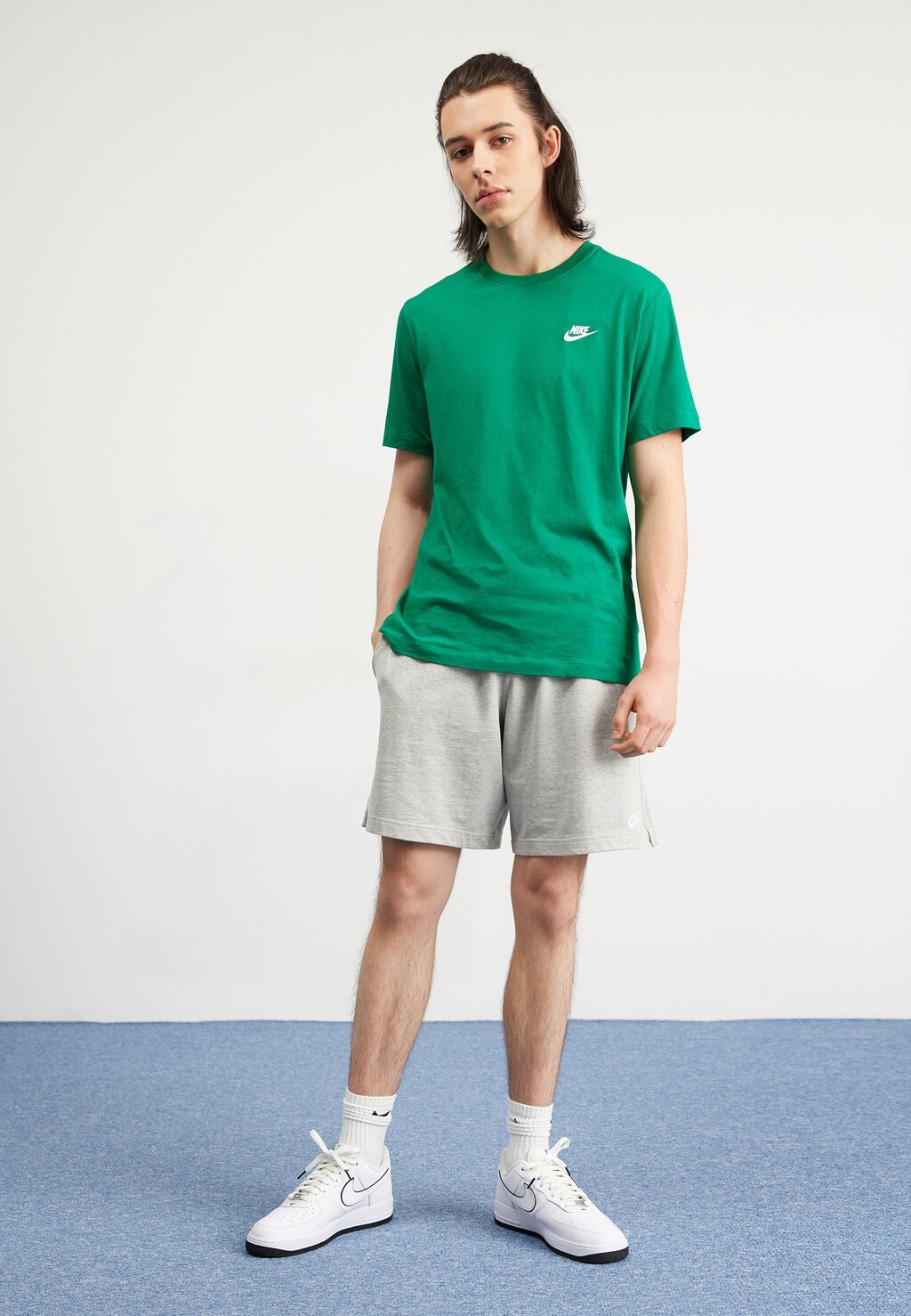 Спортивные шорты CLUB SHORT Nike Sportswear, цвет grey heather/white — фото 2