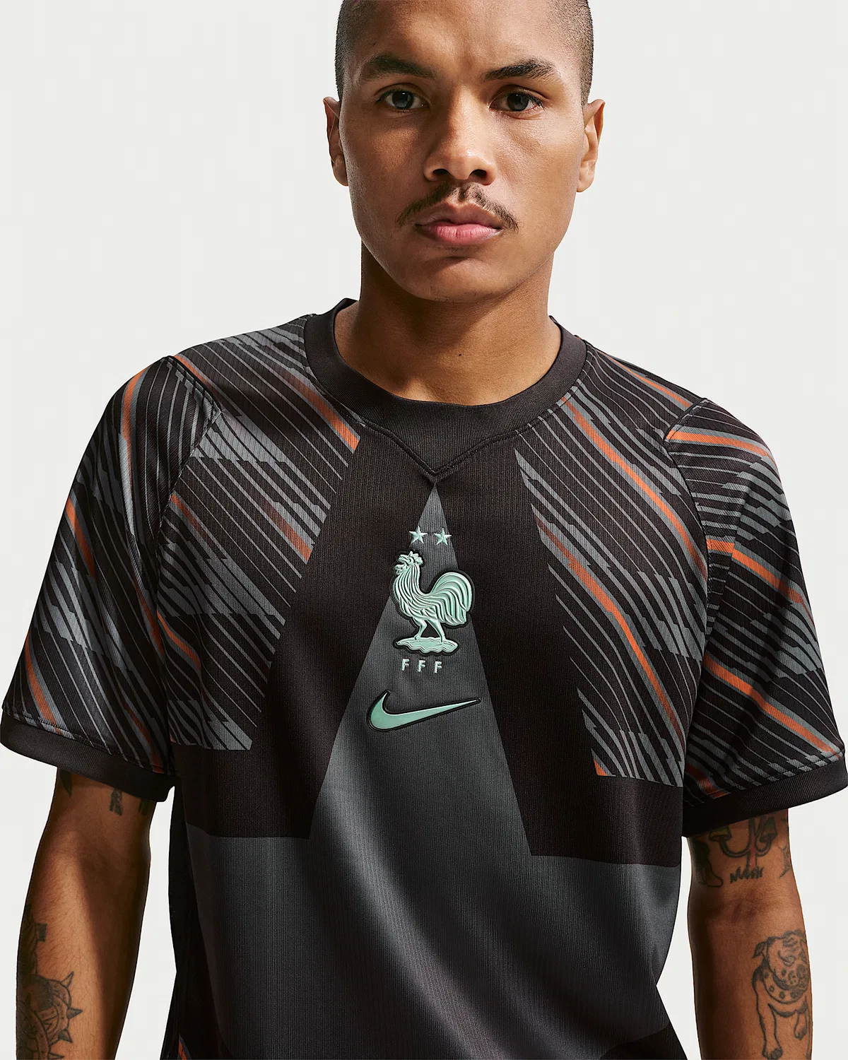 Мужская футболка Nike Dri-FIT Soccer Replica Short-Sleeve Jersey FFF 2026 Stadium Goalkeeper, Black/Medium Ash/Monarch/Igloo — фото 3