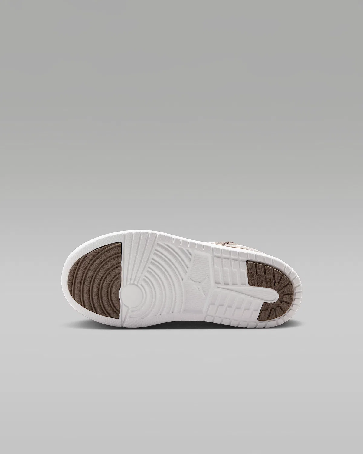 Детские кроссовки Jordan 1 Low Alt, Olive Grey/Summit White/Pale Ivory/Enigma Stone — фото 2