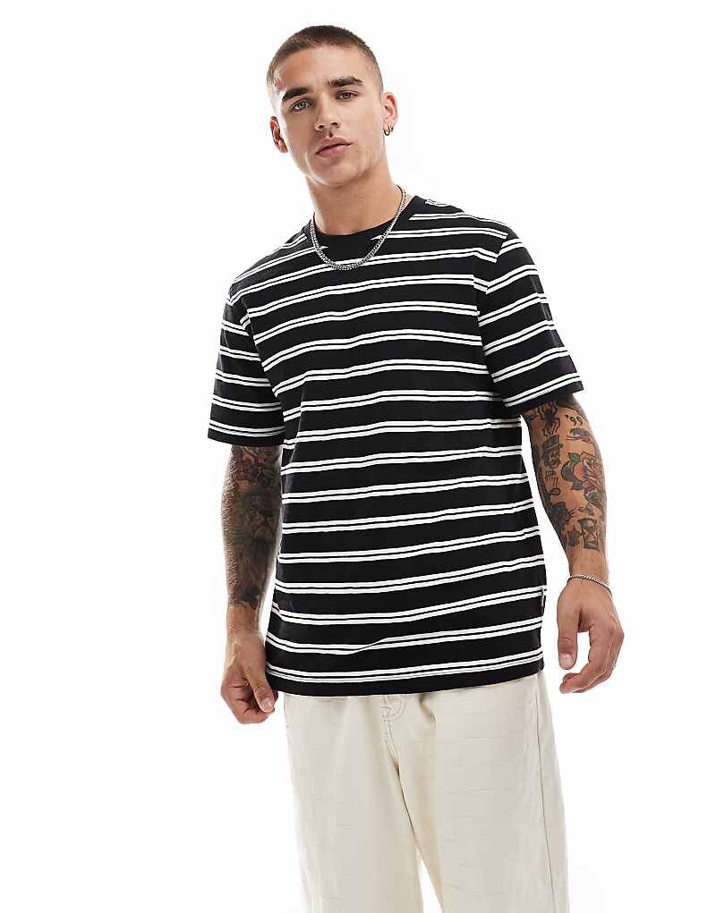 

Черная футболка оверсайз в полоску Jack & Jones
