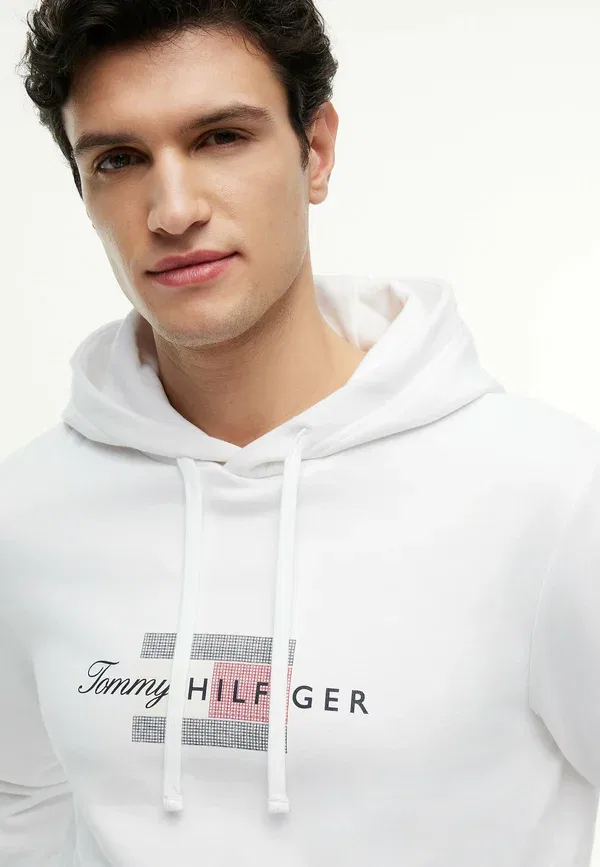 Толстовка с капюшоном Tommy Hilfiger Script Flag Hoodie Brand Love Hoodie, белый — фото 4