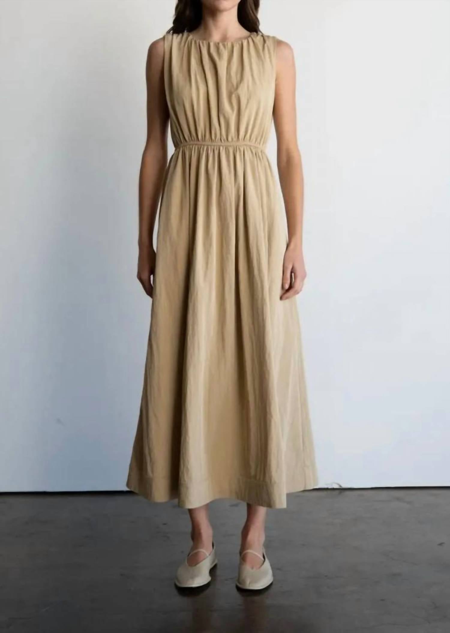 

Бесрукавное макси-платье в песочном цвете Elle Grey, Sand