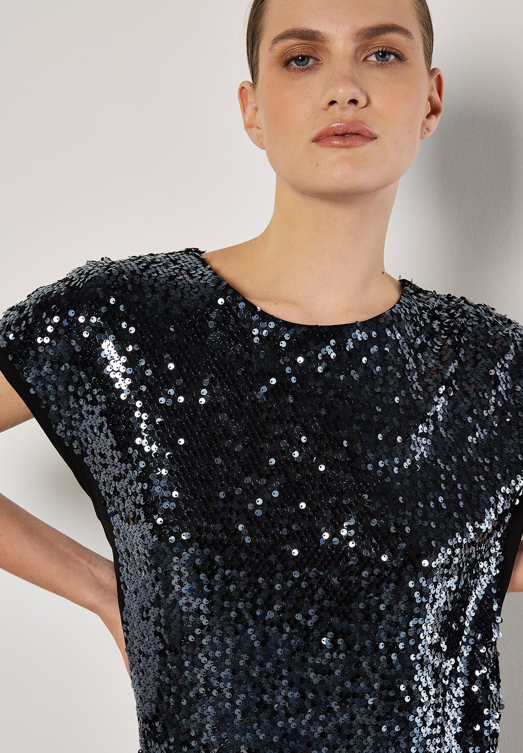 

Футболка с принтом SEQUIN EMBELLISHED Apricot, серый