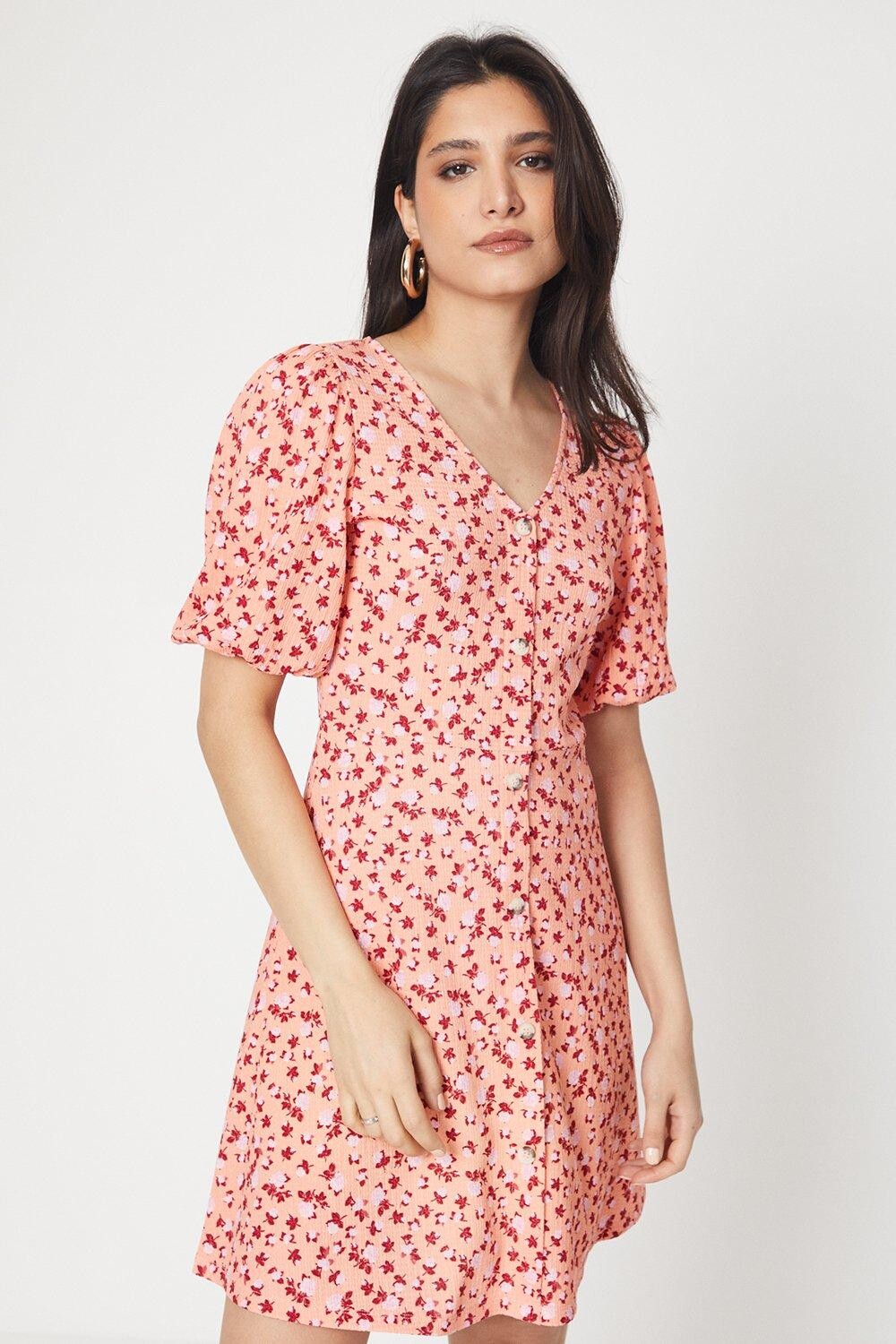 

Мини-платье с V-образным вырезом и пуговицами Ditsy Dorothy Perkins, розовый
