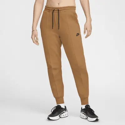

Джоггеры Nike Sportswear Tech Fleece, цвет Flax/Black
