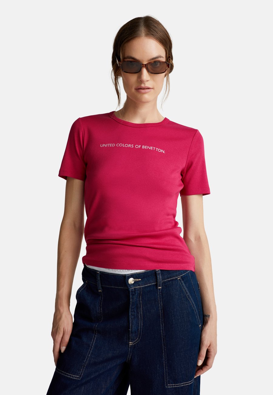 

Футболка United Colors of Benetton WITH GLITTER PRINT LOGO, Red