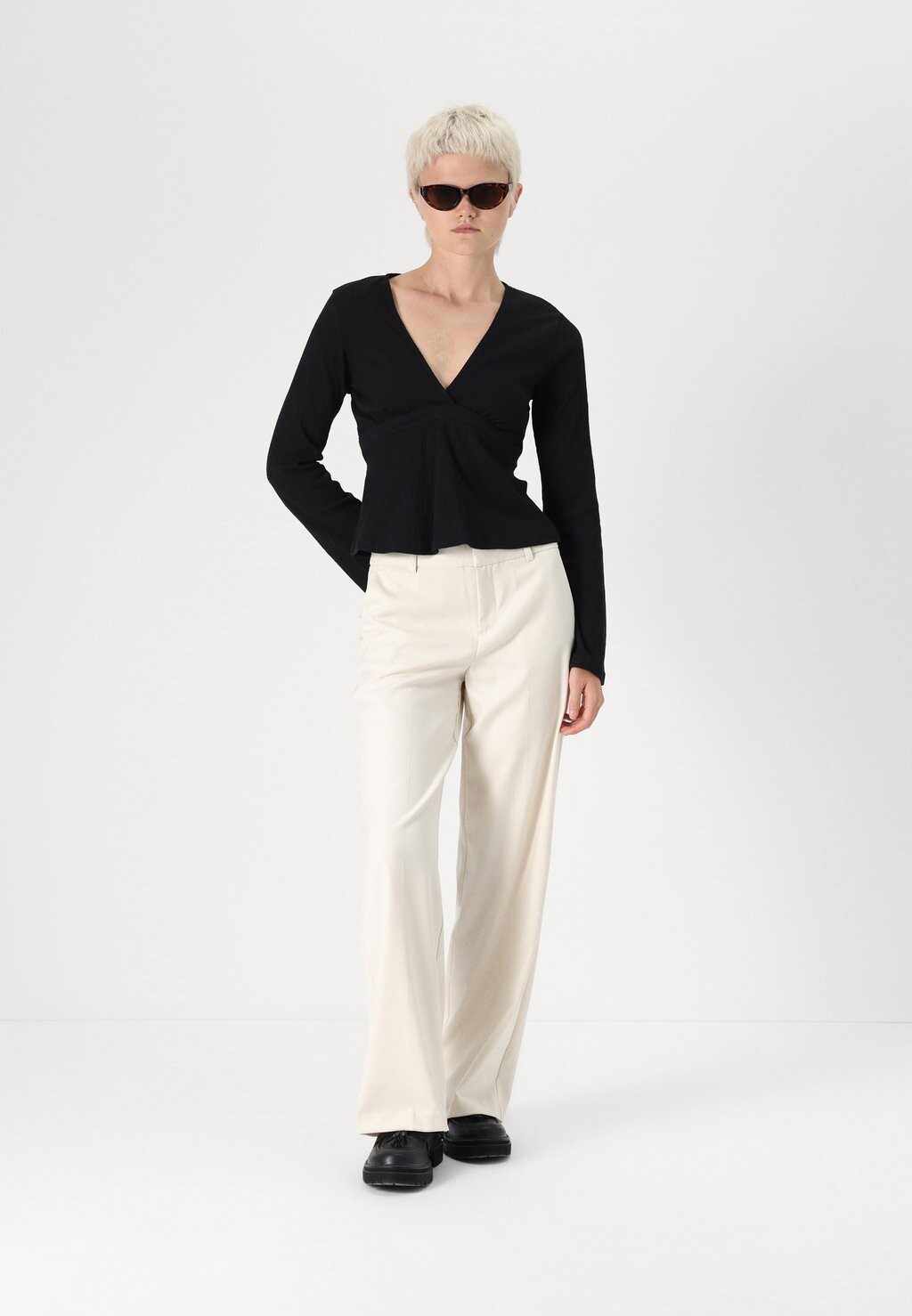 

Блуза Gina Tricot, черный