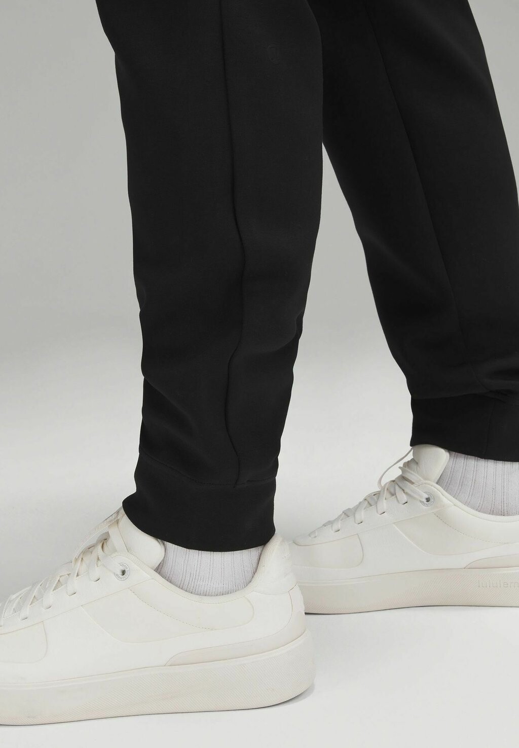 

Спортивные штаны SMOOTH SPACER JOGGER REGULAR lululemon, черный