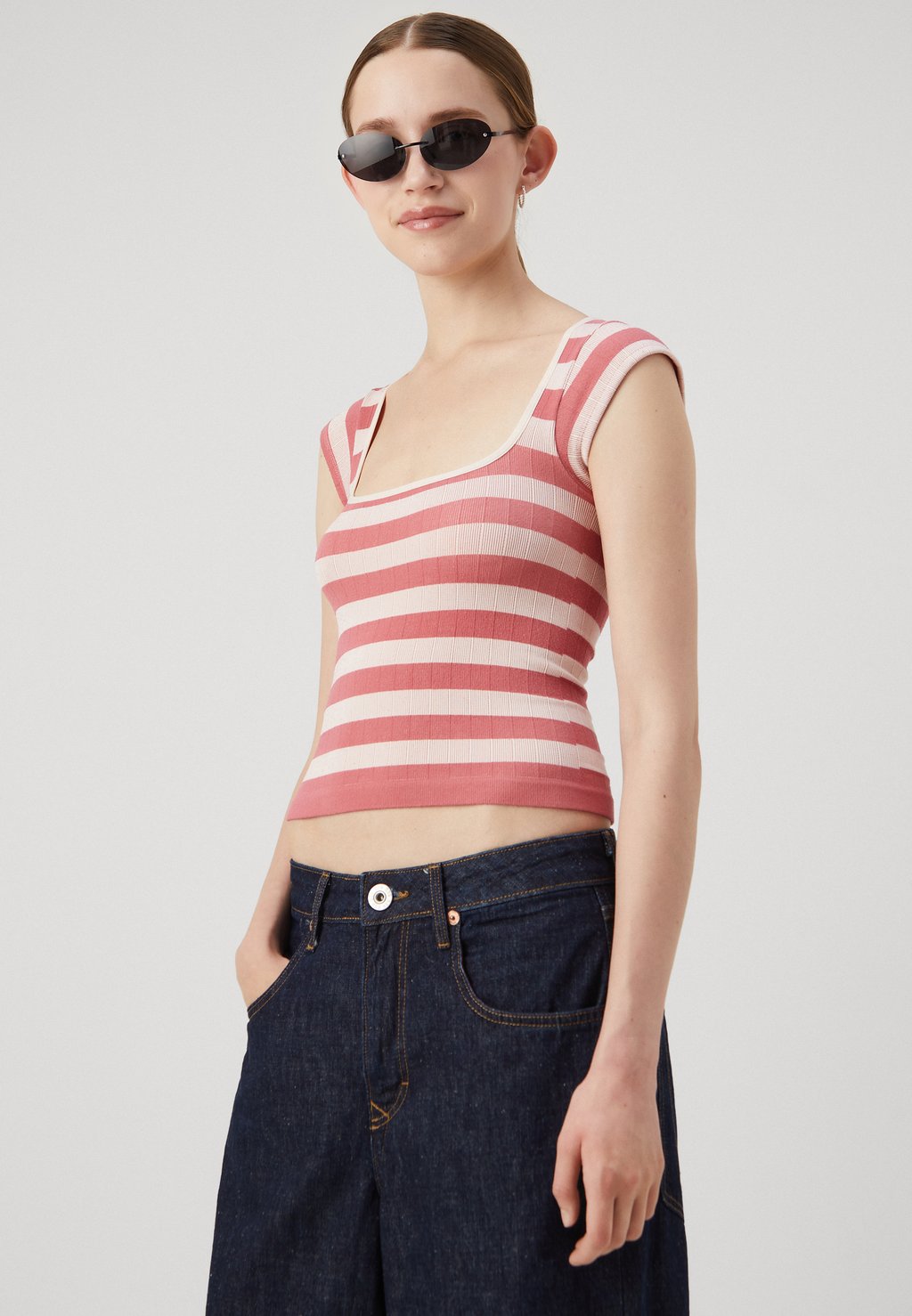 

Принт на футболке Orla Square Neck Stripe BDG Urban Outfitters, розовый