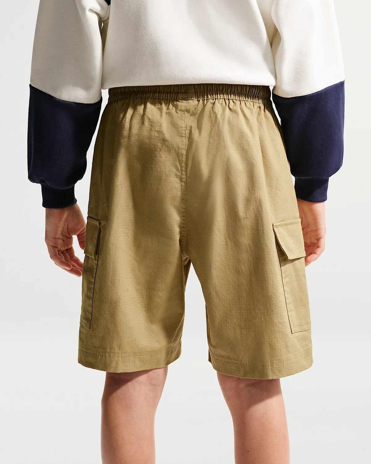 Детские шорты карго Nike Sportswear Club, Parachute Beige/White — фото 3