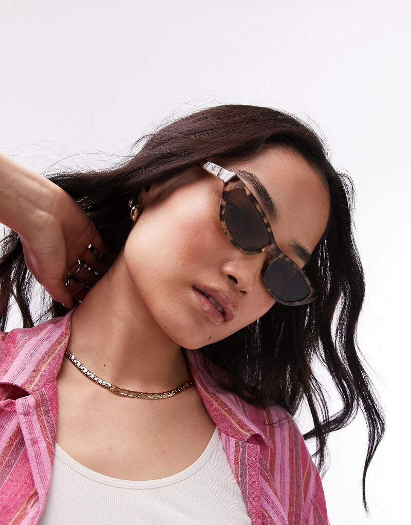 

Узкие солнцезащитные очки "кошачий глаз" Topshop Fern коричневого черепахового цвета