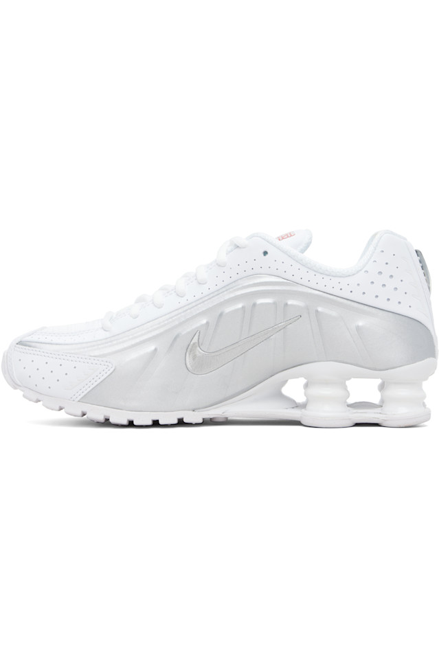 Nike Кроссовки Shox R4 белого и серебристого цвета — фото 3