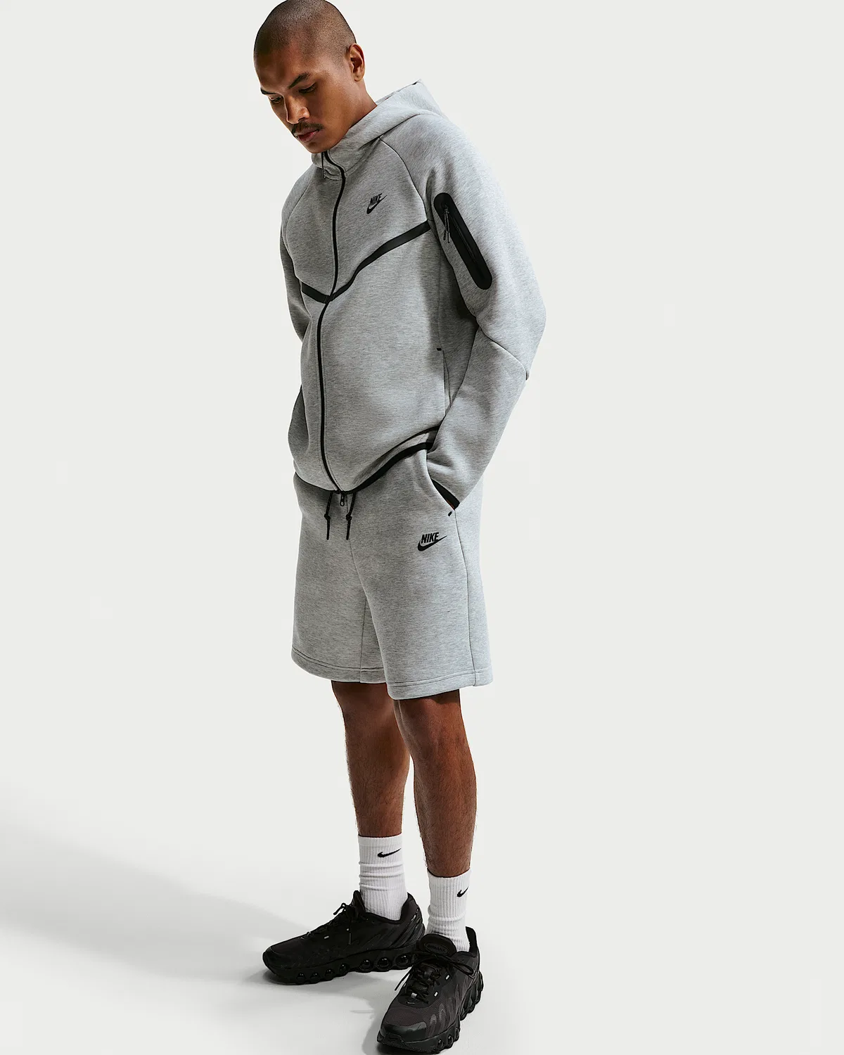 Мужские флисовые шорты Nike Tech, Dark Grey Heather/Black — фото 4