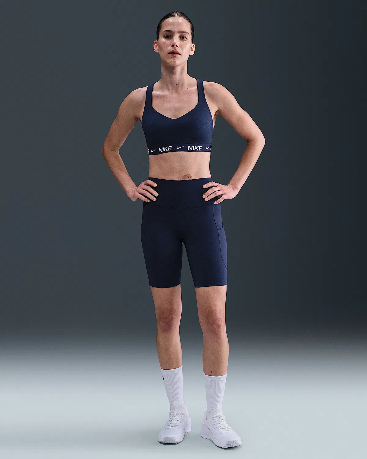 Женский спортивный бюстгальтер Nike Indy High Support с регулировкой и подкладкой, Midnight Navy — фото 4