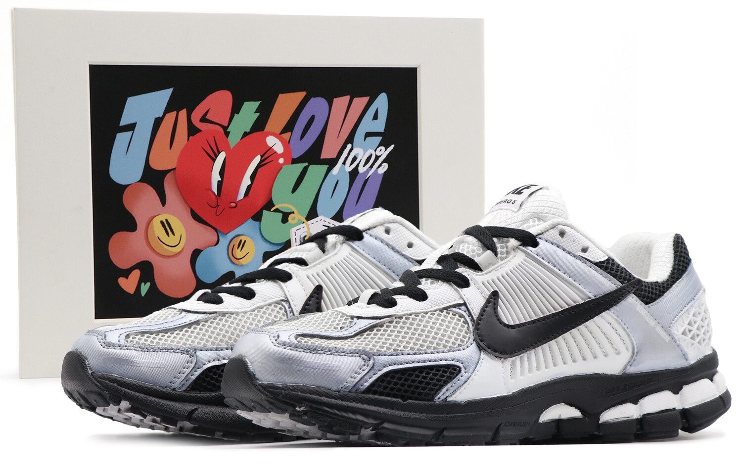 

Кроссовки Nike Air Zoom Vomero 5 унисекс, White