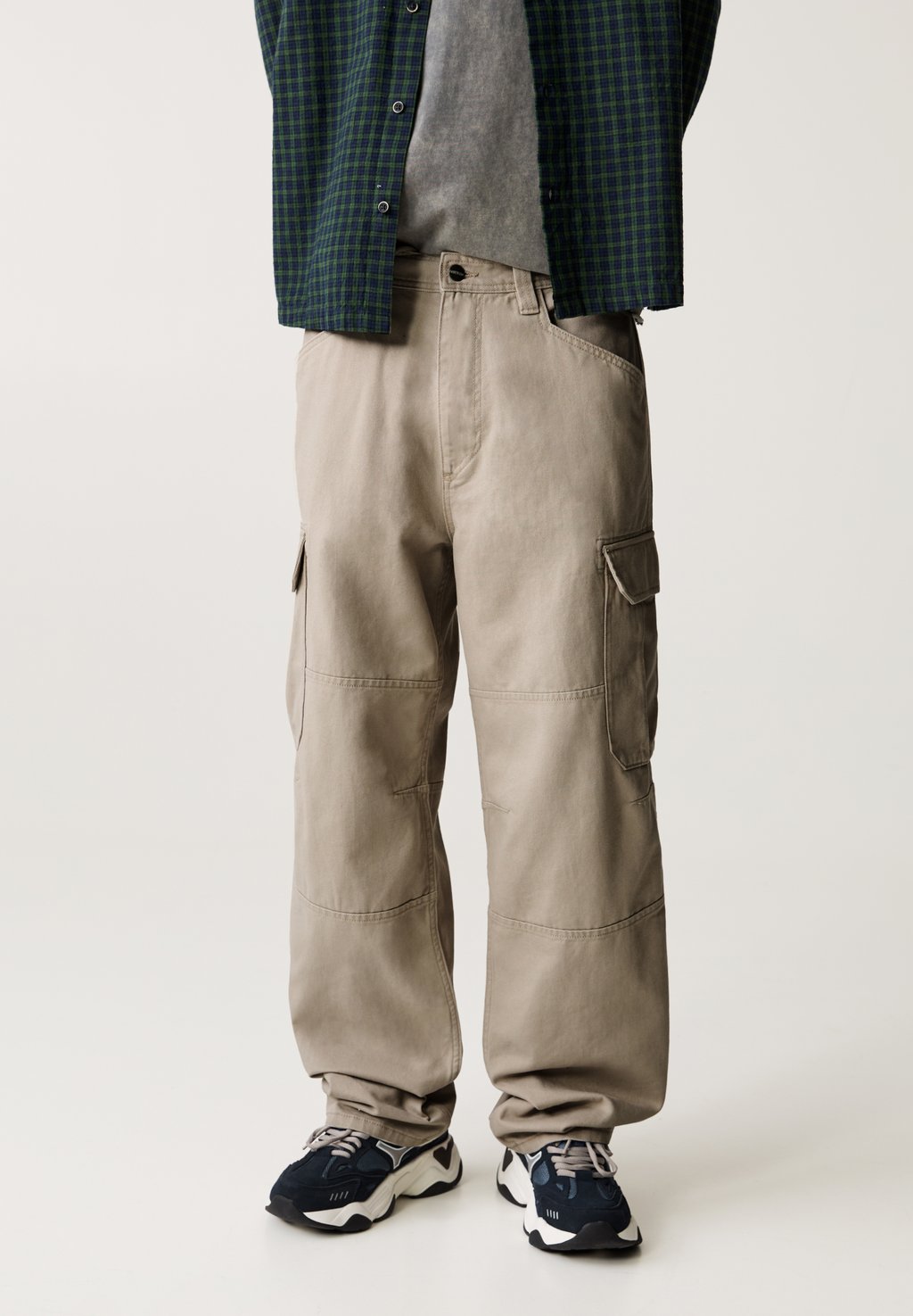 

Брюки карго SEAMED PULL&BEAR, бежевый