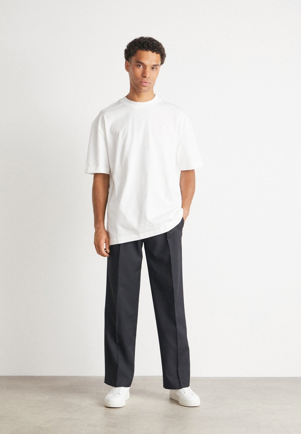 

Футболка с набивным рисунком Monologo Graphic Oversized Tee Calvin Klein, ярко-белая