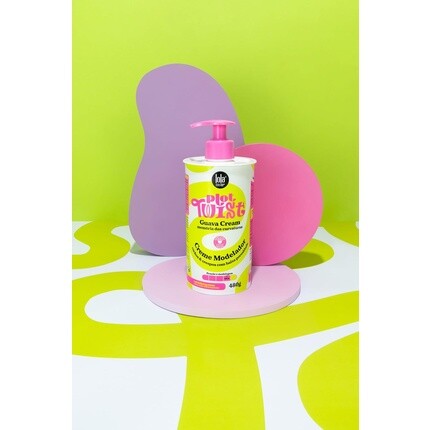 Cosmetics Plot Twist Guava Cream Моделирующий крем для определения и контроля с маслом гуавы для мягких, блестящих волос Натуральные ингредиенты Без парабенов и силикона 480 г Lola — фото 2