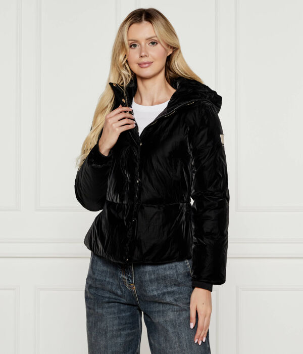 

Куртка женская Armani Exchange короткая с капюшоном, черный