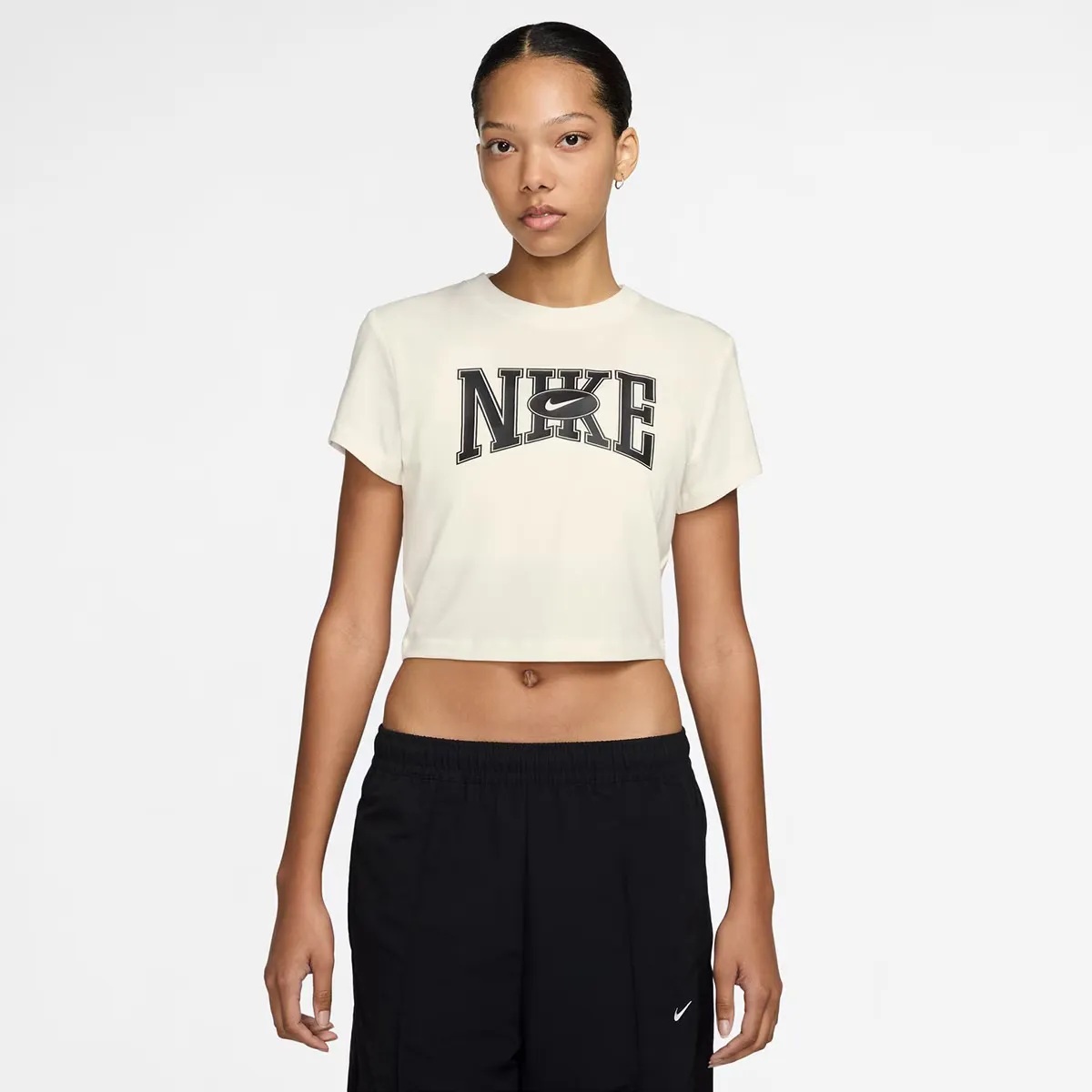 

Женская облегающая укороченная футболка Nike, белый
