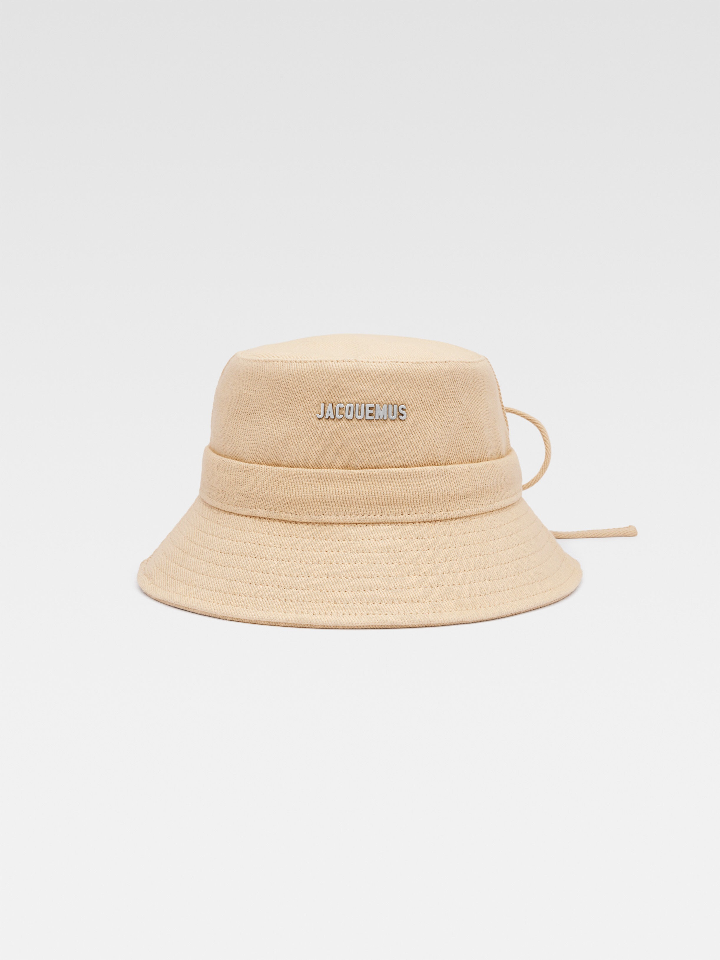 

Шляпа-ведро из холста JACQUEMUS The Gadjo bucket hat, бежевый