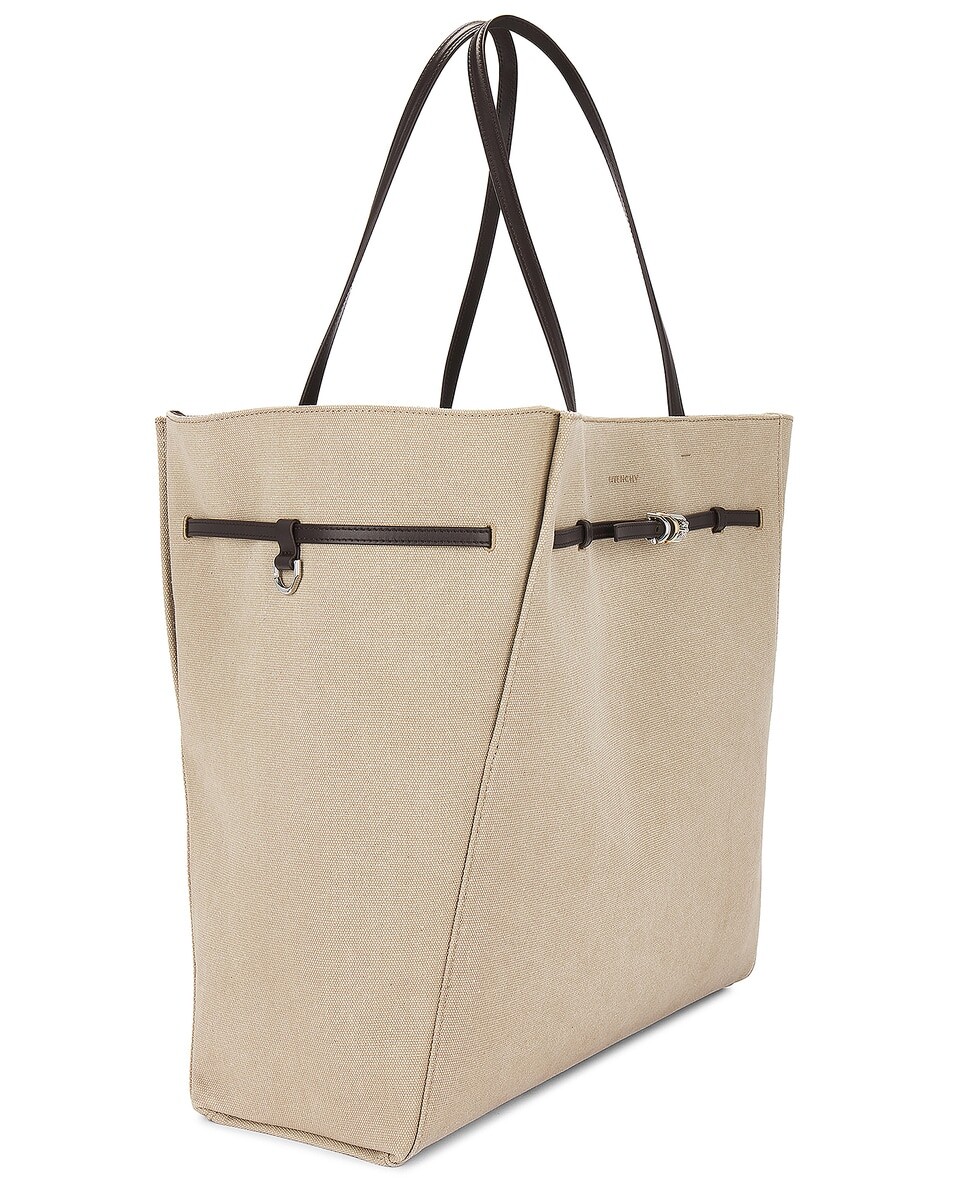 

Большая большая сумка Voyou East West Givenchy, цвет Army Beige