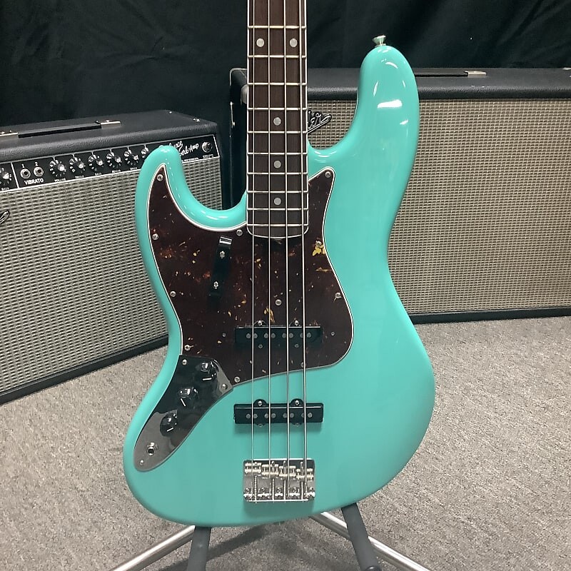

Басс гитара 2023 Fender American Vintage II 1966 Jazz Bass Seafoam Green