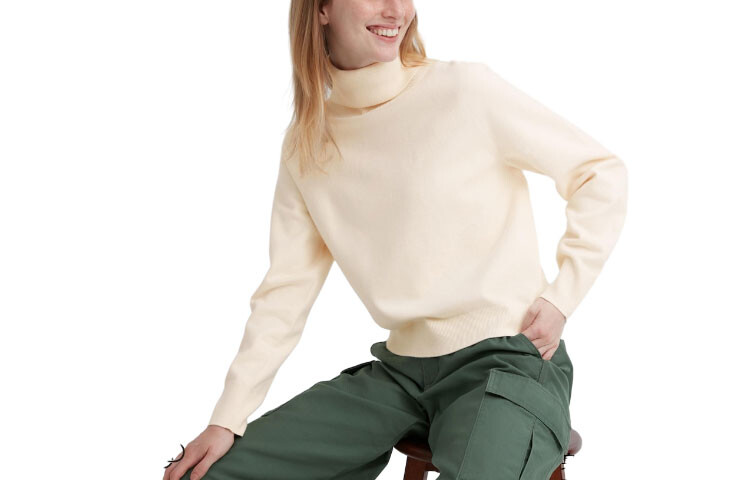 

Трикотаж женский молочно-белый Uniqlo