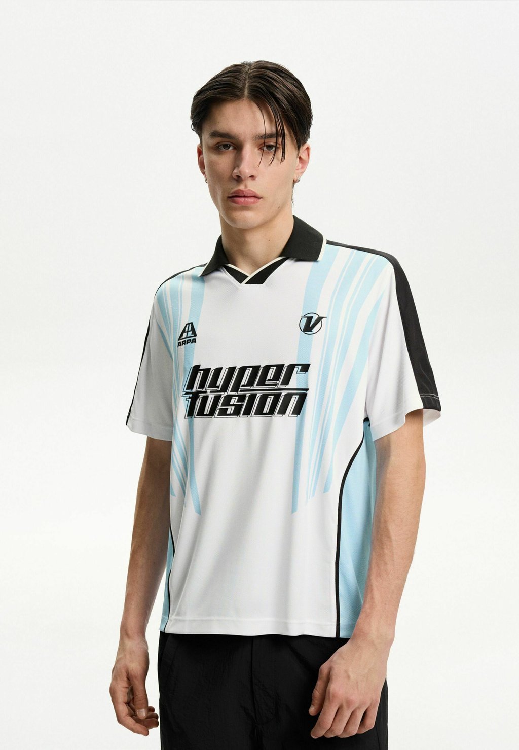

Рубашка поло SHORT SLEEVE COLLAR Bershka, белый