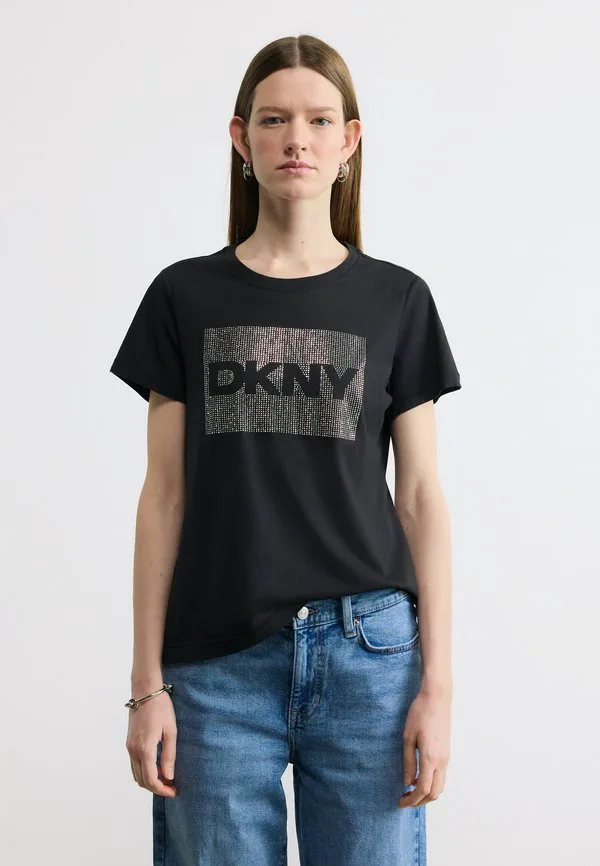 

Футболка с круглым вырезом и логотипом в виде коробки, украшенной стразами. Dkny, Black/Silver-Coloured, Черный, Футболка с круглым вырезом и логотипом в виде коробки, украшенной стразами. Dkny, Black/Silver-Coloured