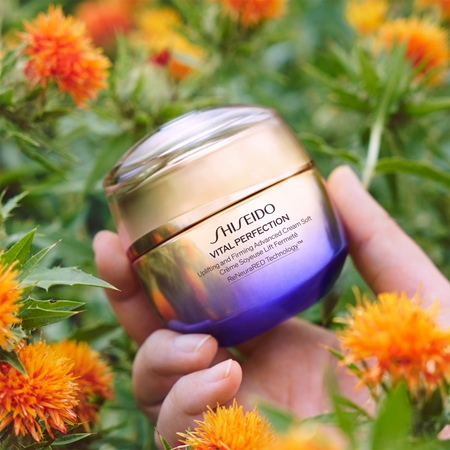 Крем для лица Shiseido — Легкий дневной и ночной укрепляющий Vital Perfection Uplifting and Firming Advanced Cream, 50 мл — фото 3