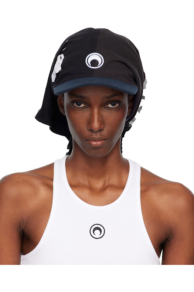 

Футболки с обновленным графическим рисунком, кепка с вуалью Marine Serre, черный