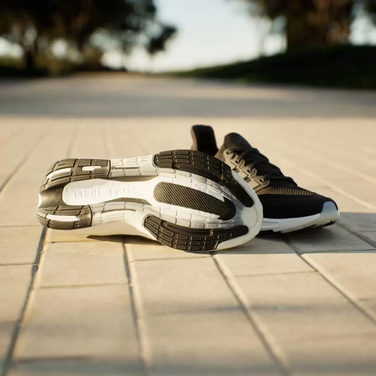 Мужские кроссовки Adidas Saturday Short Sport, белый/черный — фото 2