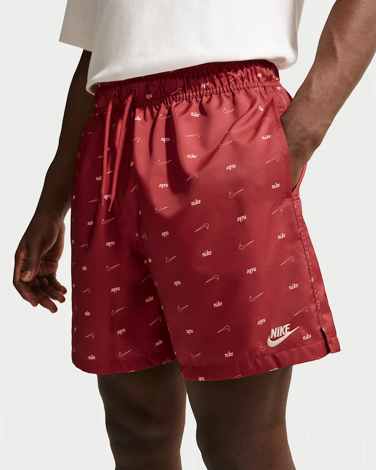 Мужские шорты Nike Sportswear Club Woven Flow, Team Crimson/Light Khaki — фото 2