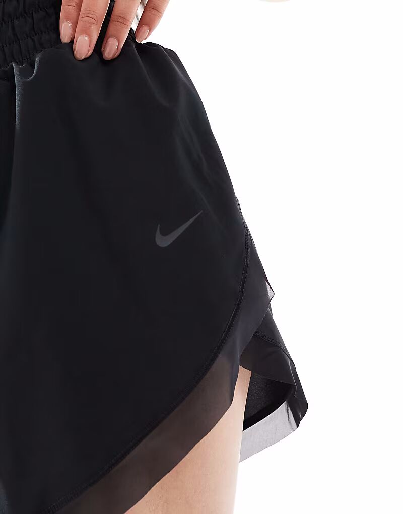 Шорты Nike One Training с высокой талией, 3 дюйма, с оборками, черного цвета — фото 3