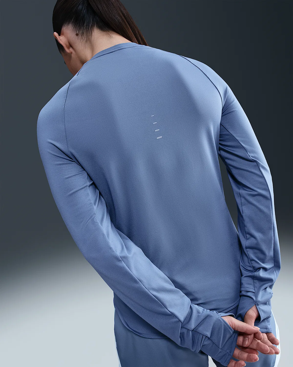 Женская длинная футболка с длинным рукавом Dri-FIT UV Nike Swift, World Indigo — фото 2