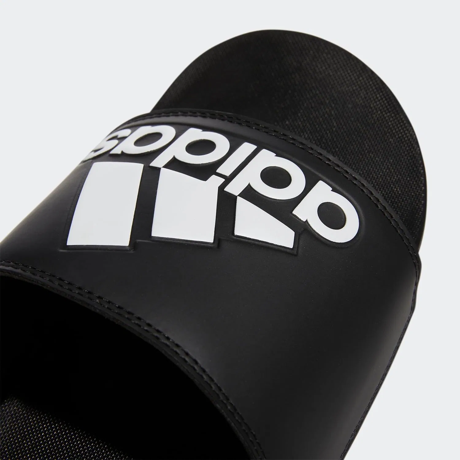 Сандалии-шлепанцы Adidas Adilette Unisex Comfort Slides, белый/черный — фото 4