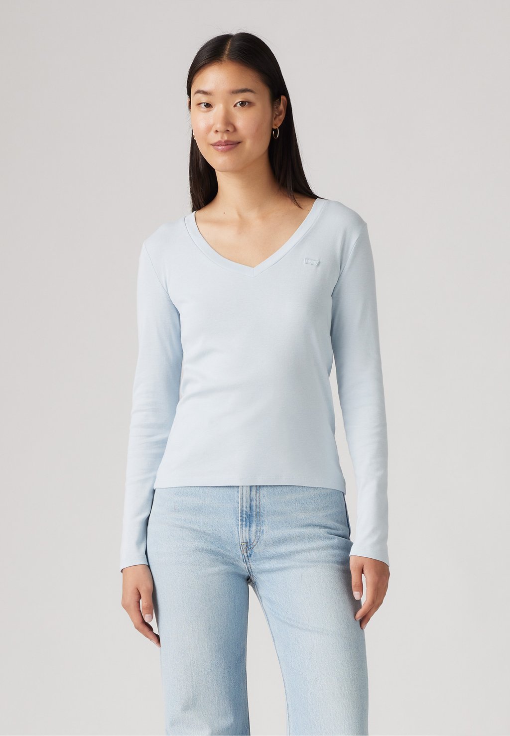 

Футболка с длинным рукавом ESSENTIAL V NECK Levi's, светло-голубой
