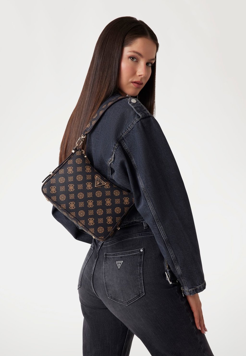 

Сумка Guess, коричневый
