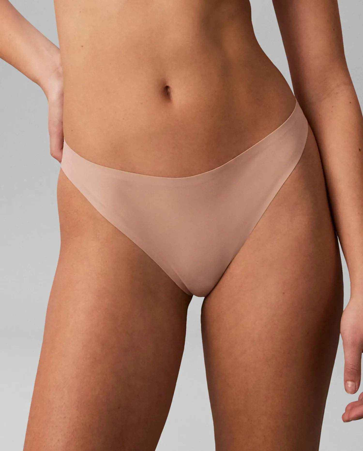 Танга ИДЕАЛЬНО СИДЯЩИЕ УЛЬТРАЛЕГКИЕ Calvin Klein, Natural