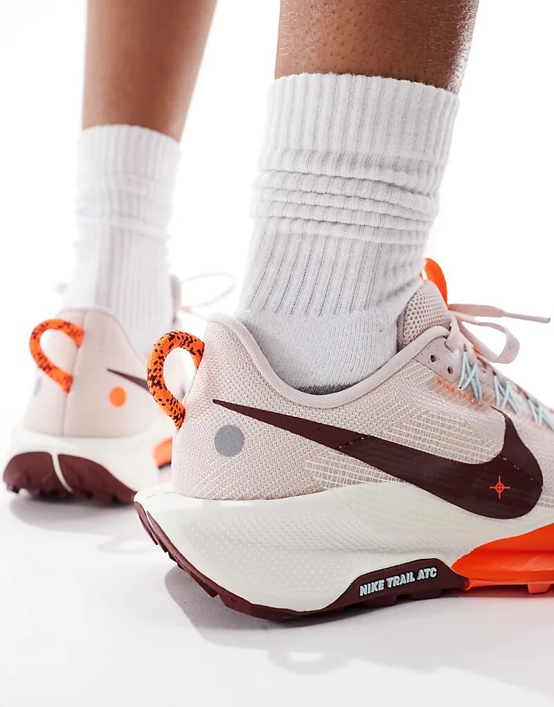 Кроссовки Nike Running ReactX Pegasus Trail 5 бежевого и оранжевого цветов — фото 3