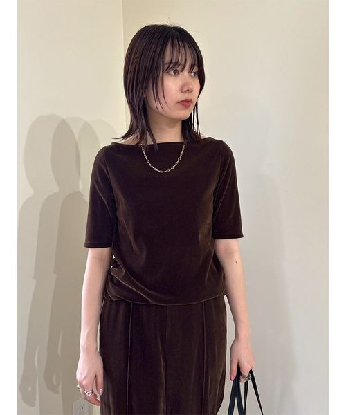 

Велюровая футболка с вырезом-лодочкой Mila Owen, коричневый