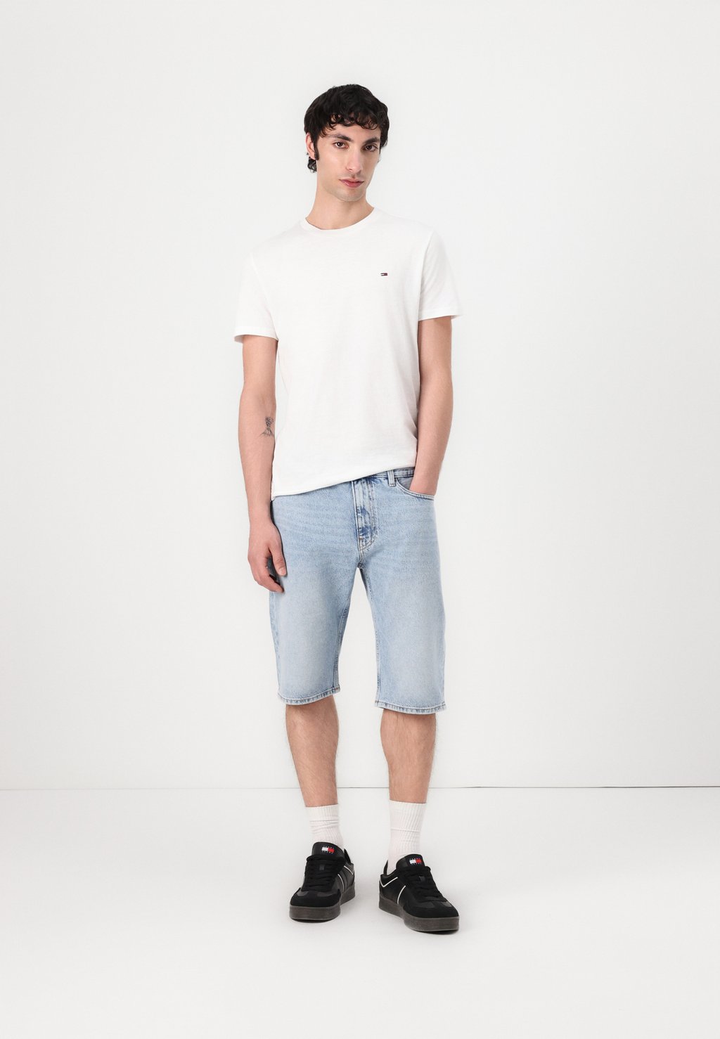 

Базовая футболка TEE 2 PACK Tommy Jeans, кремовый