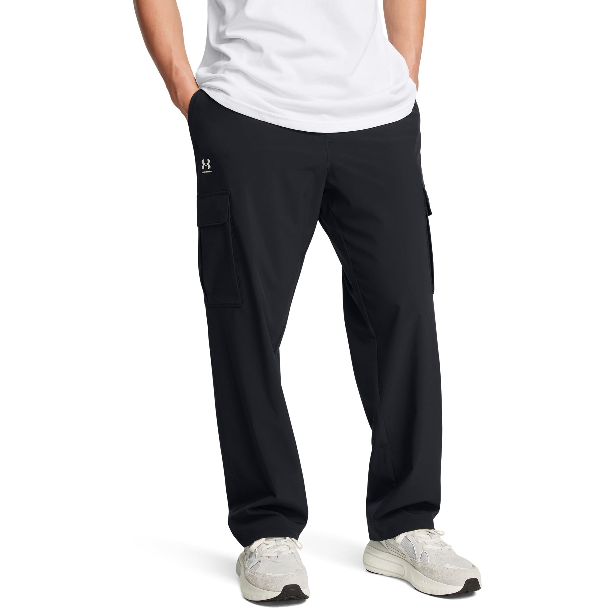 

Брюки Under Armour Vibe Woven Cargo Pants, черный/белый