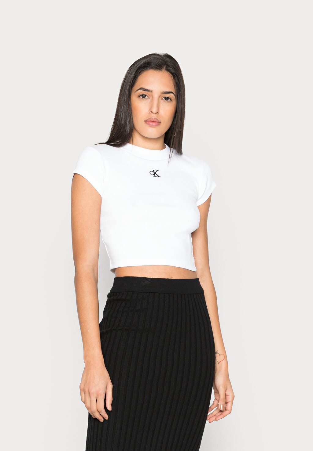 

Базовая футболка Calvin Klein Jeans, белый