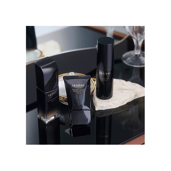 Долговечная светящаяся основа SENSAI Radiant Glow Foundation, RG205 MOCHA BEIGE — фото 4
