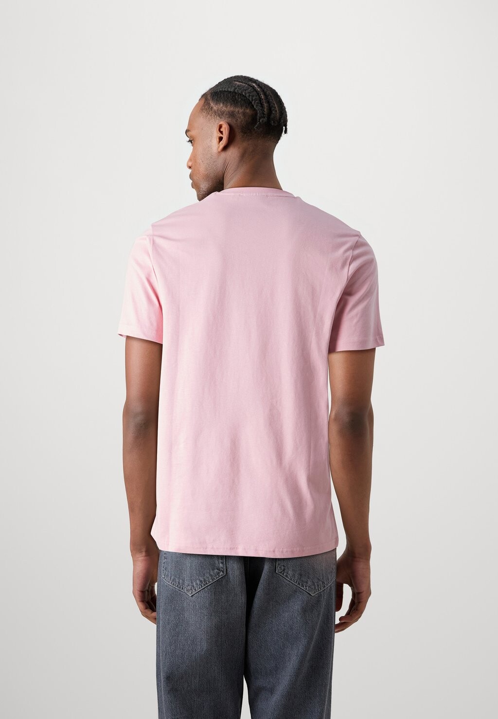 

Базовая футболка Pocket Lyle & Scott, пальмово-розовая